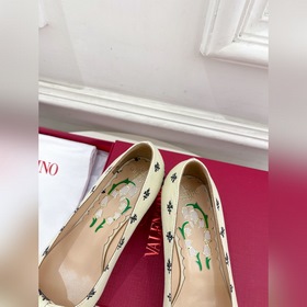Valentino 2025 весна-лето новинки BOWOW шелковые туфли на каблука