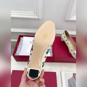 Valentino 2025 весна-лето новинки BOWOW шелковые туфли на каблука