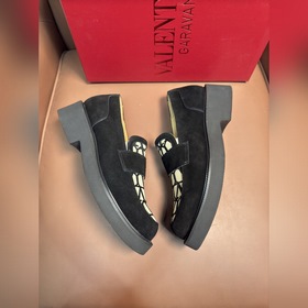 Новые мужские туфли-лофеки VALENTINO с заклепками. Модные и удобн
