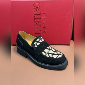 Новые мужские туфли-лофеки VALENTINO с заклепками. Модные и удобн