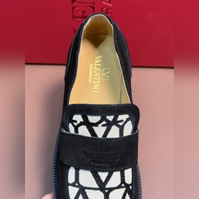 Новые мужские туфли-лофеки VALENTINO с заклепками. Модные и удобн