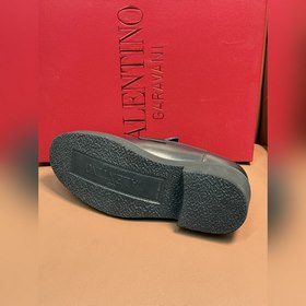Новые мужские туфли-лофеки VALENTINO с заклепками. Модные и удобн