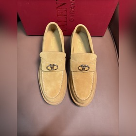 Новые мужские туфли-лофеки VALENTINO с заклепками. Модные и удобн