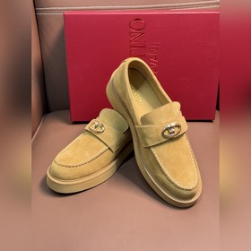 Новые мужские туфли-лофеки VALENTINO с заклепками. Модные и удобн