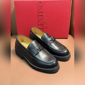 Новые мужские туфли-лофеки VALENTINO с заклепками. Модные и удобн