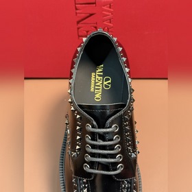 Новые мужские туфли-лофеки VALENTINO с заклепками. Модные и удобн