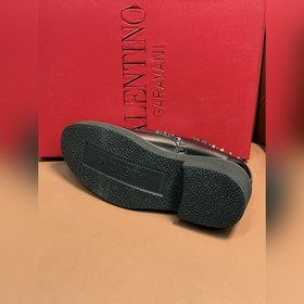 Новые мужские туфли-лофеки VALENTINO с заклепками. Модные и удобн