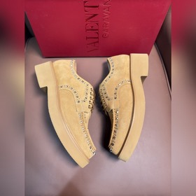 Новые мужские туфли-лофеки VALENTINO с заклепками. Модные и удобн
