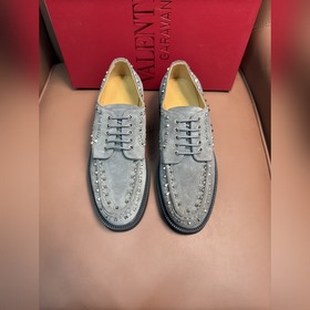 Новые мужские туфли-лофеки VALENTINO с заклепками. Модные и удобн