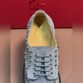 Новые мужские туфли-лофеки VALENTINO с заклепками. Модные и удобн
