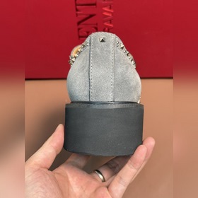 Новые мужские туфли-лофеки VALENTINO с заклепками. Модные и удобн