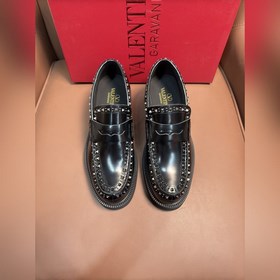 Новые мужские туфли-лофеки VALENTINO с заклепками. Модные и удобн