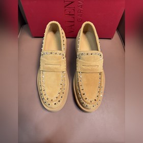 Новые мужские туфли-лофеки VALENTINO с заклепками. Модные и удобн