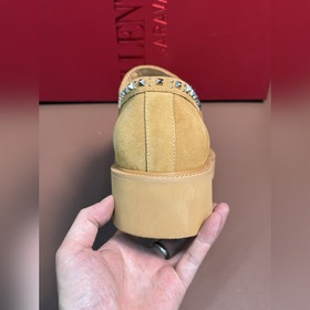 Новые мужские туфли-лофеки VALENTINO с заклепками. Модные и удобн