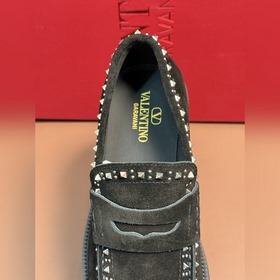Новые мужские туфли-лофеки VALENTINO с заклепками. Модные и удобн