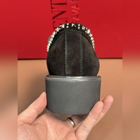 Новые мужские туфли-лофеки VALENTINO с заклепками. Модные и удобн