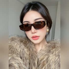SAINT LAURENT . Новые товары SL M88 Логотип SAINT LAURENT на нож