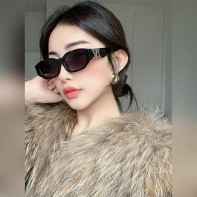 SAINT LAURENT . Новые товары SL M88 Логотип SAINT LAURENT на нож