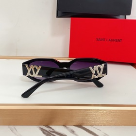 SAINT LAURENT . Новые товары SL M88 Логотип SAINT LAURENT на нож