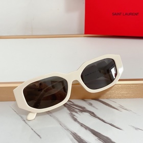 SAINT LAURENT . Новые товары SL M88 Логотип SAINT LAURENT на нож