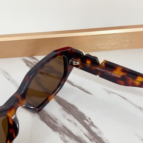SAINT LAURENT . Новые товары SL M88 Логотип SAINT LAURENT на нож