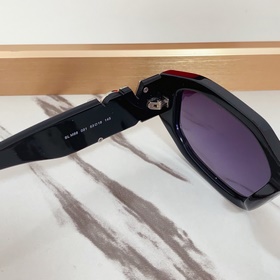 SAINT LAURENT . Новые товары SL M88 Логотип SAINT LAURENT на нож