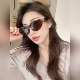 SAINT LAURENT . Новинки SL M86 Логотип SAINT LAURENT на ножке Ра