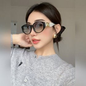 SAINT LAURENT . Новинки SL M86 Логотип SAINT LAURENT на ножке Ра