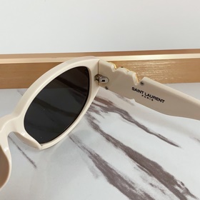 SAINT LAURENT . Новинки SL M86 Логотип SAINT LAURENT на ножке Ра