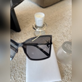 Ysl модники выстраиваются в очередь YSL M121F 2025 уже в продаже 
