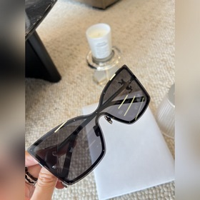 Ysl модники выстраиваются в очередь YSL M121F 2025 уже в продаже 