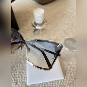 Ysl модники выстраиваются в очередь YSL M121F 2025 уже в продаже 