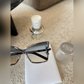 Ysl модники выстраиваются в очередь YSL M121F 2025 уже в продаже 