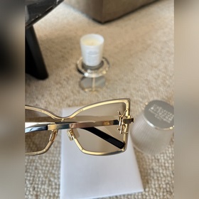 Ysl модники выстраиваются в очередь YSL M121F 2025 уже в продаже 