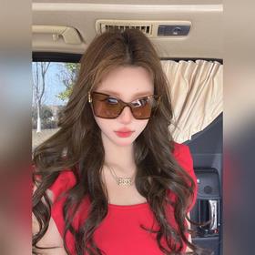 Ysl модники выстраиваются в очередь YSL M121F 2025 уже в продаже 