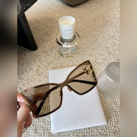 Ysl модники выстраиваются в очередь YSL M121F 2025 уже в продаже 