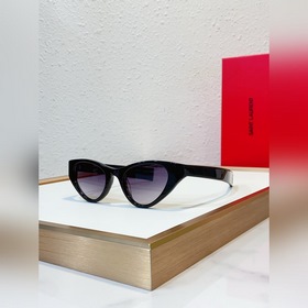 SAINT LAURENT . Новые товары SL M144 Логотип SAINT LAURENT на но