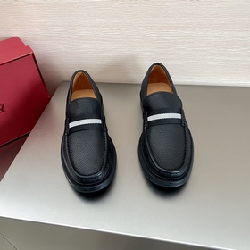 Мужские слипоны BALLY Изготовлены из