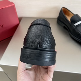 Мужские слипоны BALLY Изготовлены из