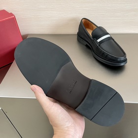 Мужские слипоны BALLY Изготовлены из