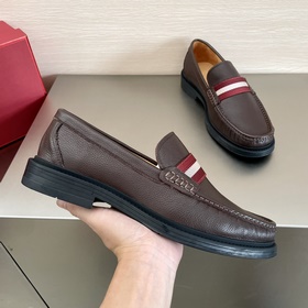 Мужские слипоны BALLY Изготовлены из