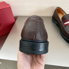 Мужские слипоны BALLY Изготовлены из