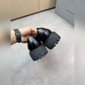 [BALENCIAGA] Balenciaga  - Высоко