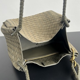 Новая сумка BV Intrecciato Suede Shoul