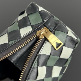 550 #Bv Intrecciato Плетеная космети