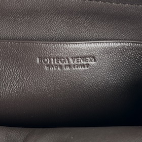 550 #Bv Intrecciato Плетеная космети