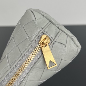 550 #Bv Intrecciato Плетеная космети