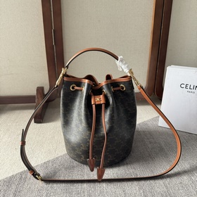 Новинка CELINE： сумка-ведро с традицио