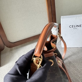 Новинка CELINE： сумка-ведро с традицио