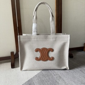 Новинка： CABAS THAIS Large CELINEine